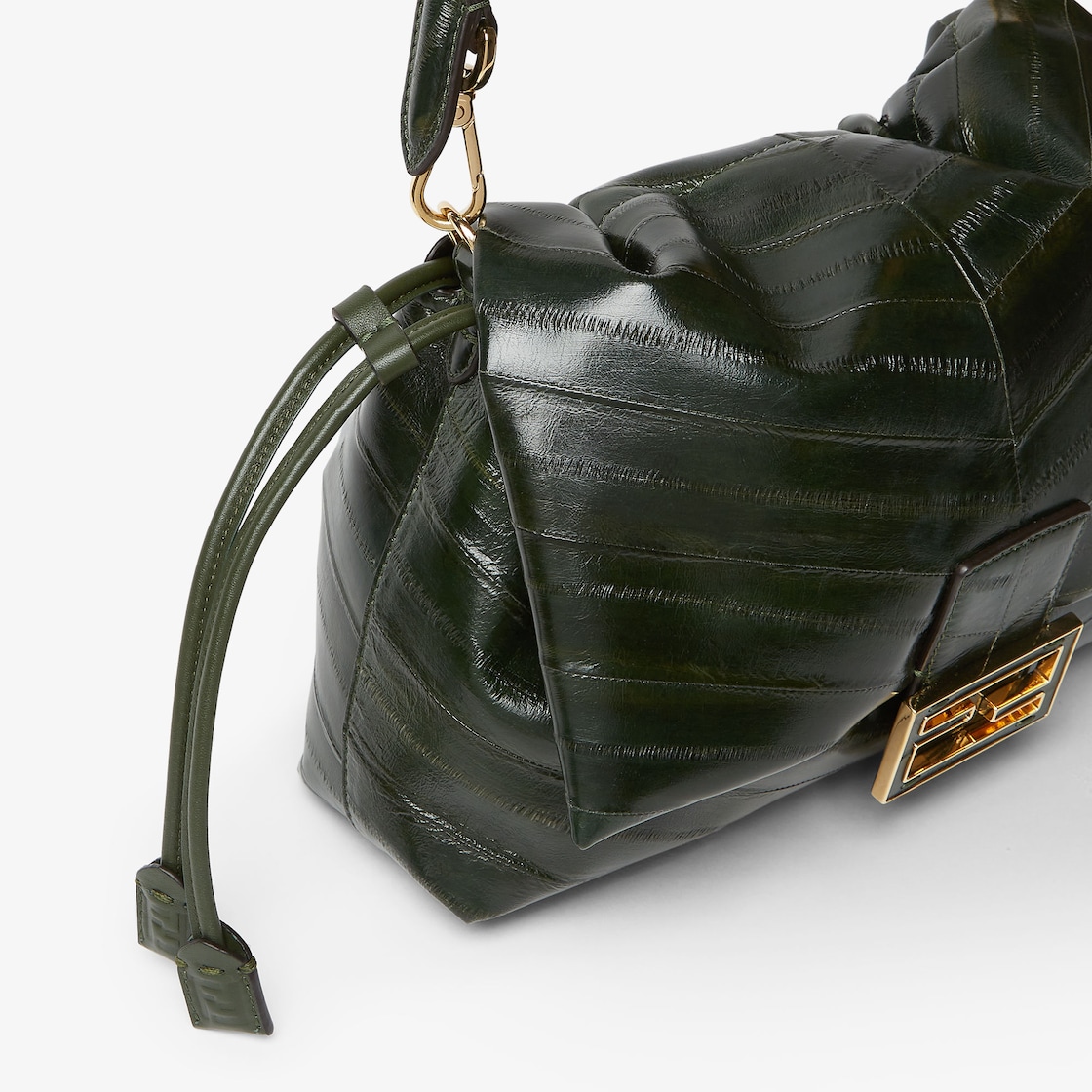 FENDI Mamma Baguette Medium Forest green inlaid hagfish leather bag - Image 4